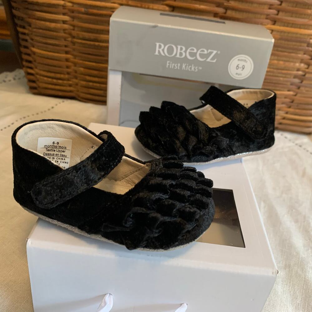 Robeez Baby Infant Girls Black Velvet Mary Jane's With Ruffles Size 6-9 Months